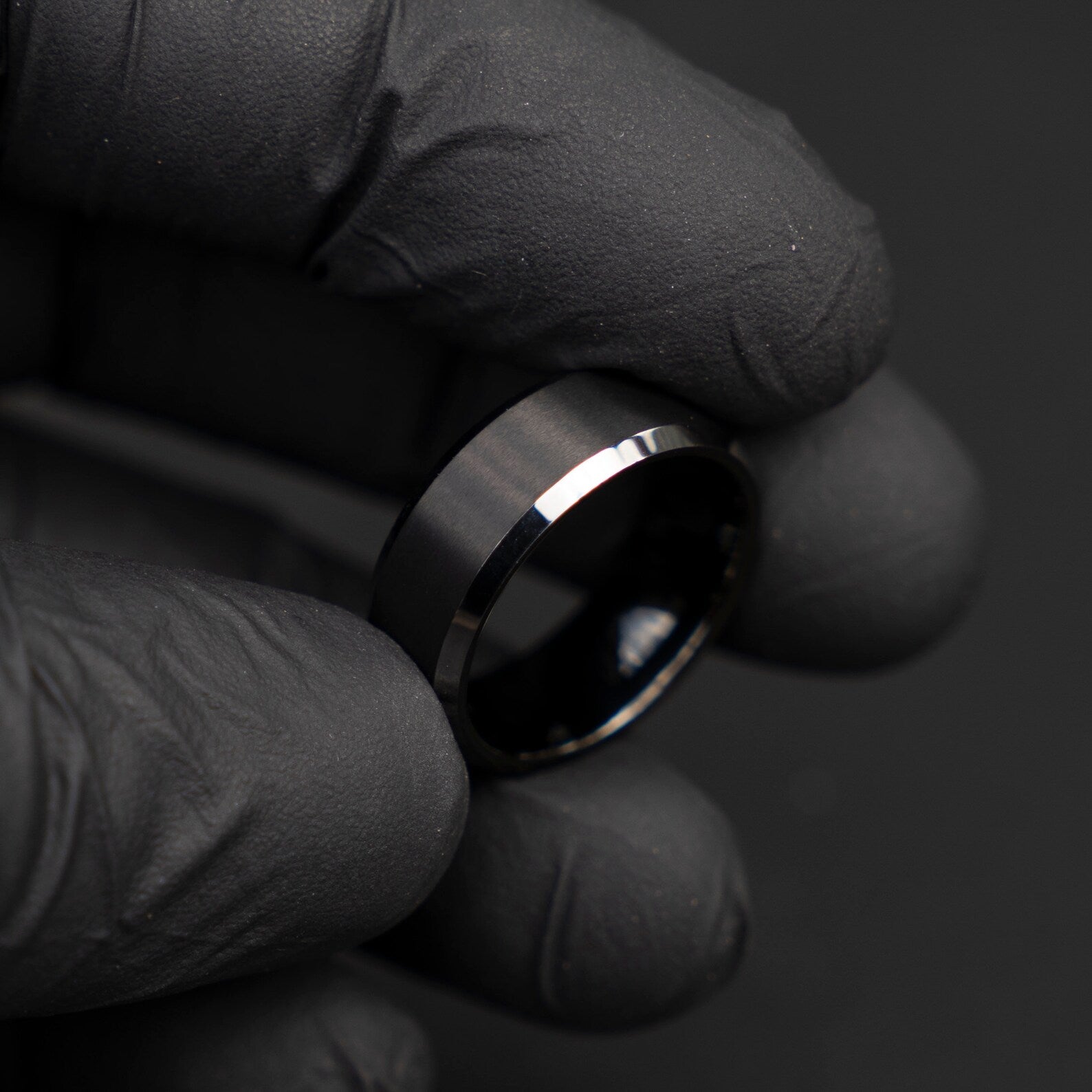 Black Classic Ring - THE MONTERO