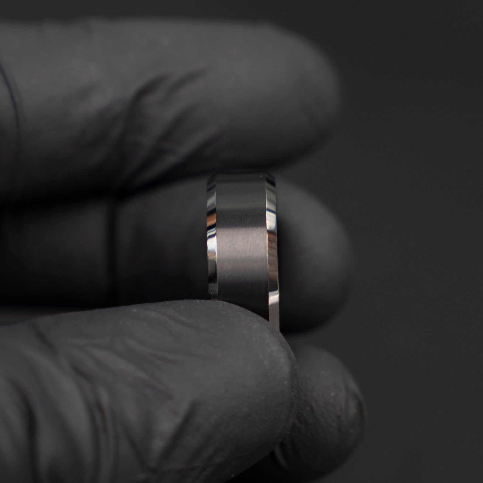 Black Classic Ring - THE MONTERO