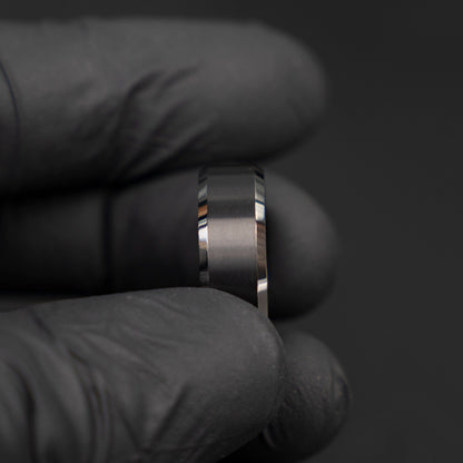 Black Classic Ring - THE MONTERO