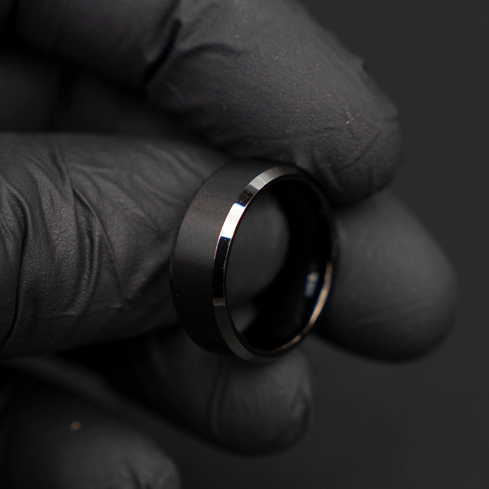 Black Classic Ring - THE MONTERO