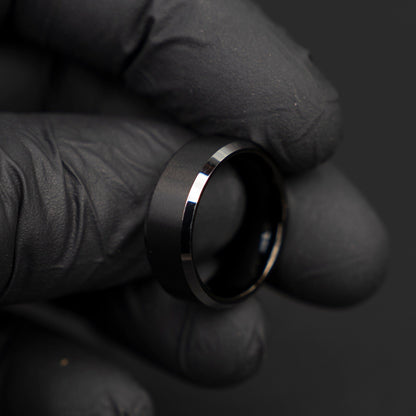 Black Classic Ring - THE MONTERO